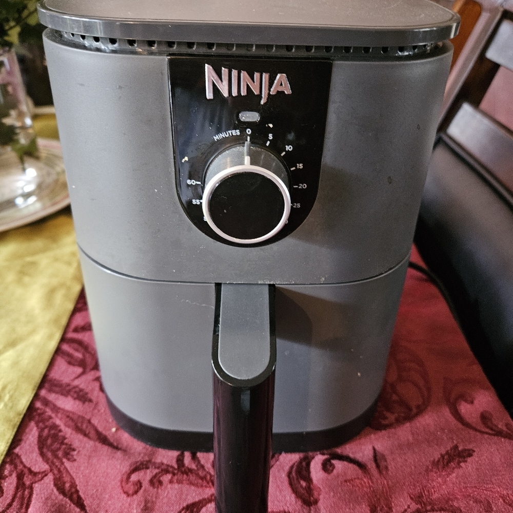 Ninja air fryer gray color